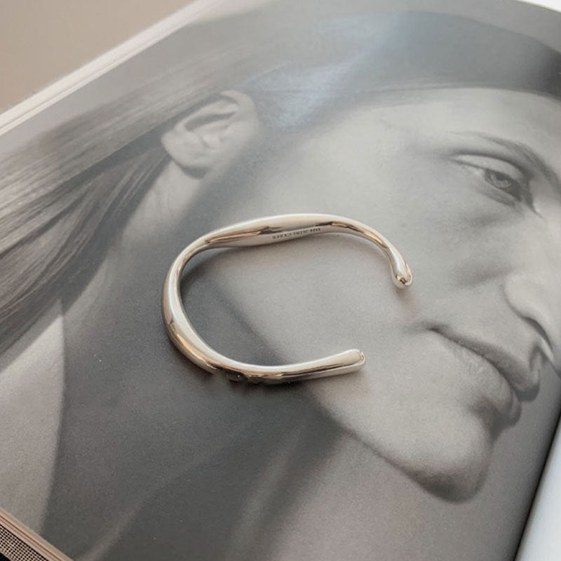 Solid Geometric Irregular Streamline Bracelet Artic